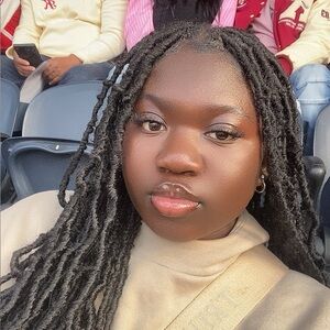 Meet your Posher, Christie